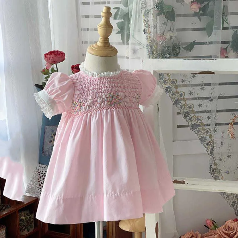 Girl's jurken babymeisjes boetiek katoen kleding meisje kersen borduurwerk jurk kinder retro rookkikker a1044 g220523