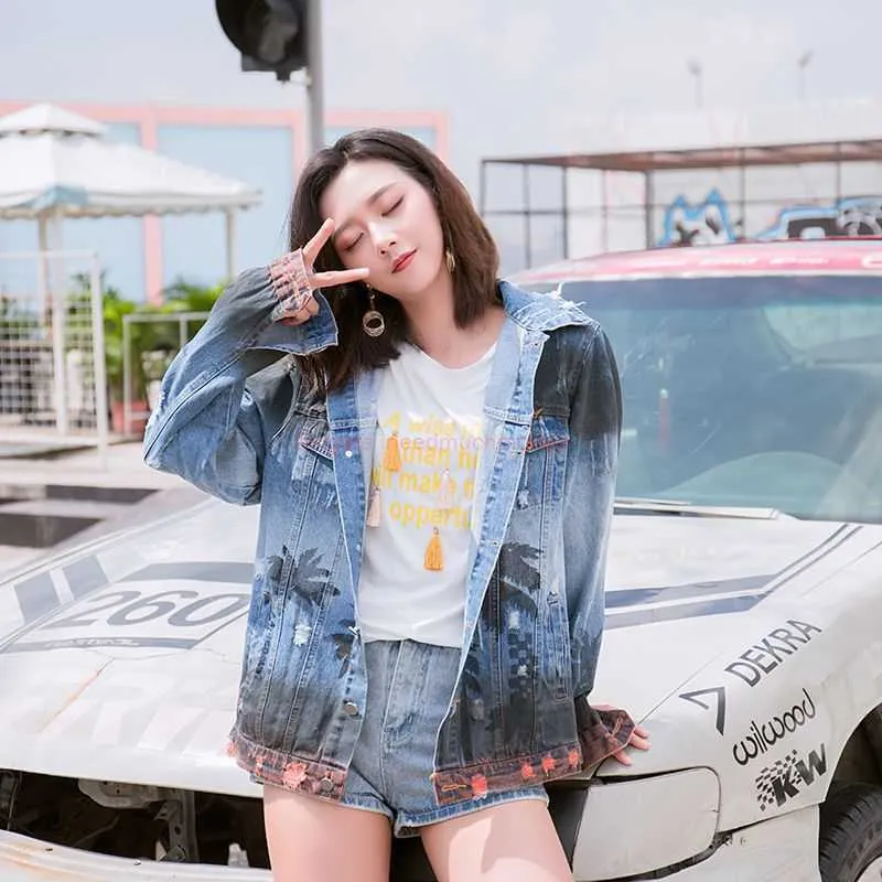 مصمم الملابس Amires Am Denim Jacket Amies Zhang Yixing Star Denim سترة من نفس النمط الأساسي للنساء العلامة التجارية للأزياء جوز الهند طباعة اللون ثقب اللون