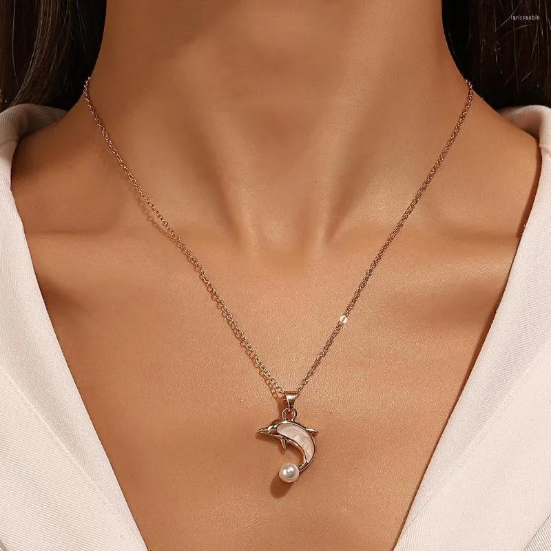 Chaînes collier de bijoux en acier inoxydable de haute qualité chaîne de coquille de dauphin mignon accessoires de mode pour femmes