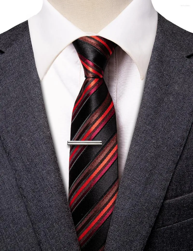 Laço amarra a gravata listrada preta vermelha de luxo para homem slim ajuste