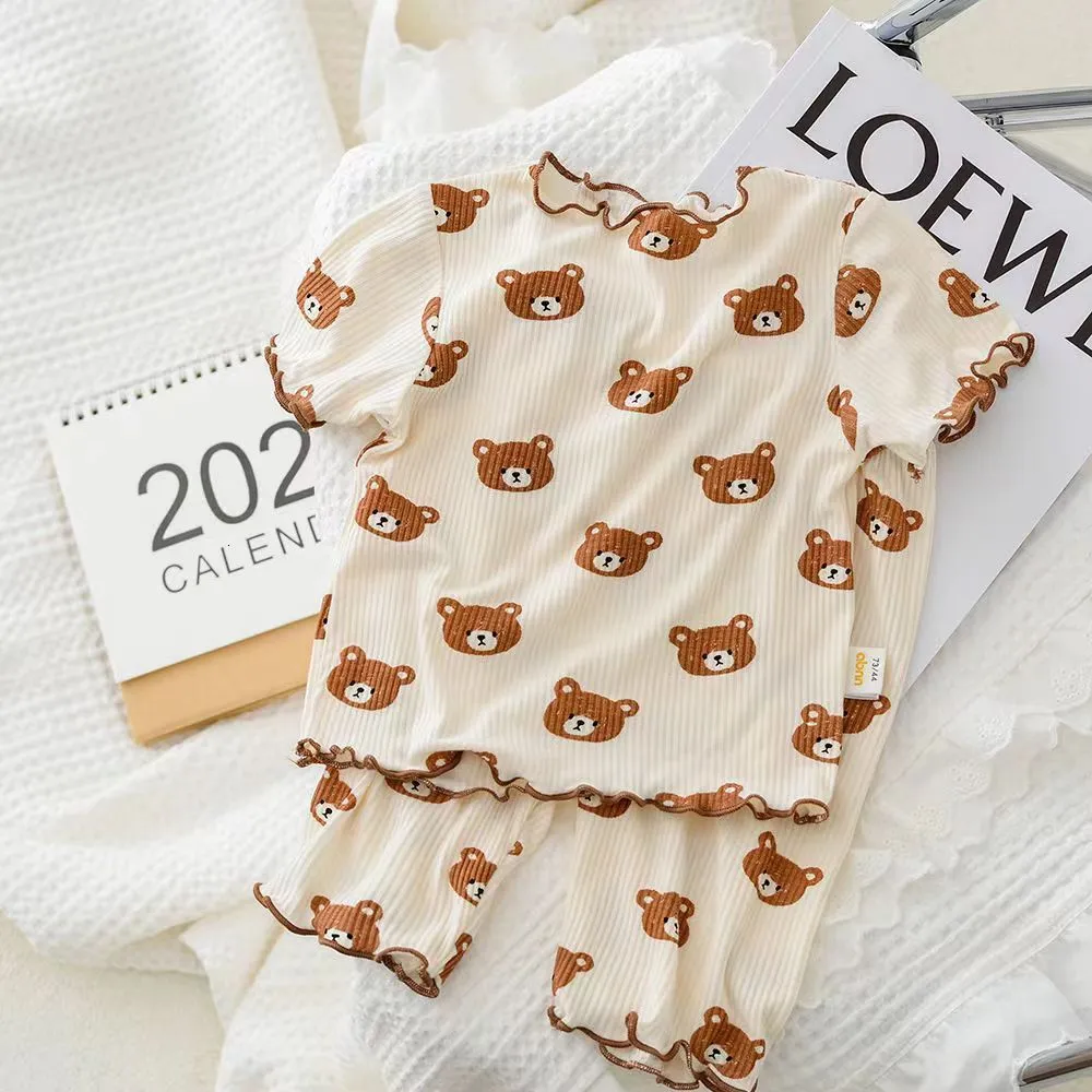 Kledingsets Kleine beer PJ's Zomer Vrijeet Draai Huiskleding Babymeisjes T -shirt Shorts Pak Peuter Sleepwear met korte mouwen 230522