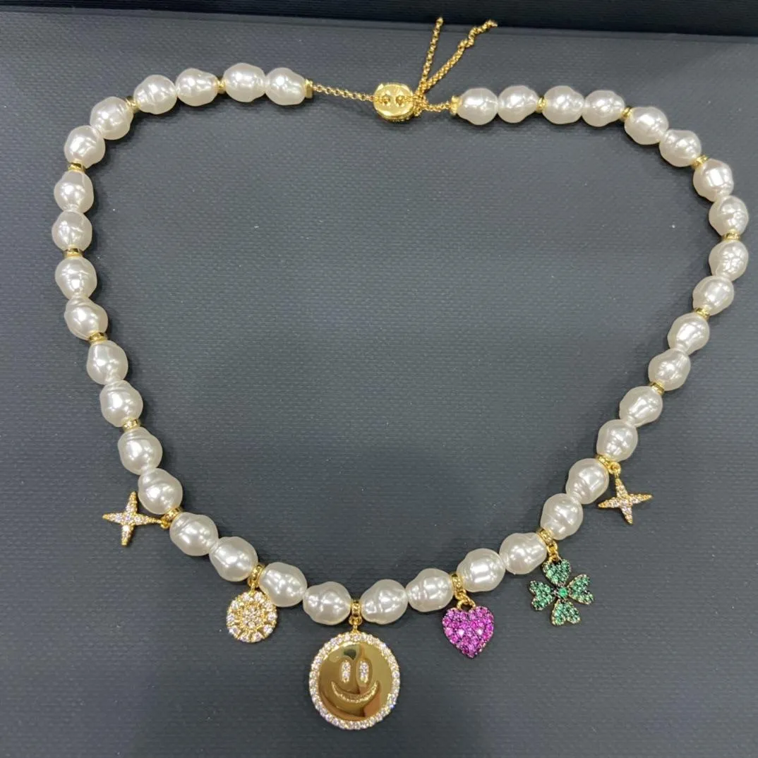 Necklaces Sweet Pearl Smiling Face Lucky Charm Clover Necklace Multi Tassel Pendants Luxury Summer Adjust Pearl Necklace Zk35