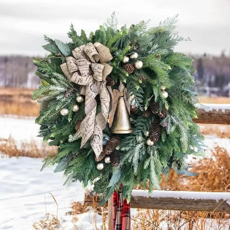 Flores decorativas Wreaths Farmhouse Christmas Wreath com anel Bell Holiday Front Door pendurou Ornament Decoration 2023