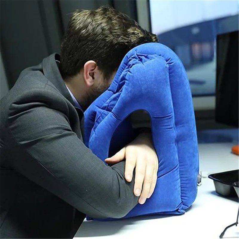Cuscino da viaggio gonfiabile a forma di U