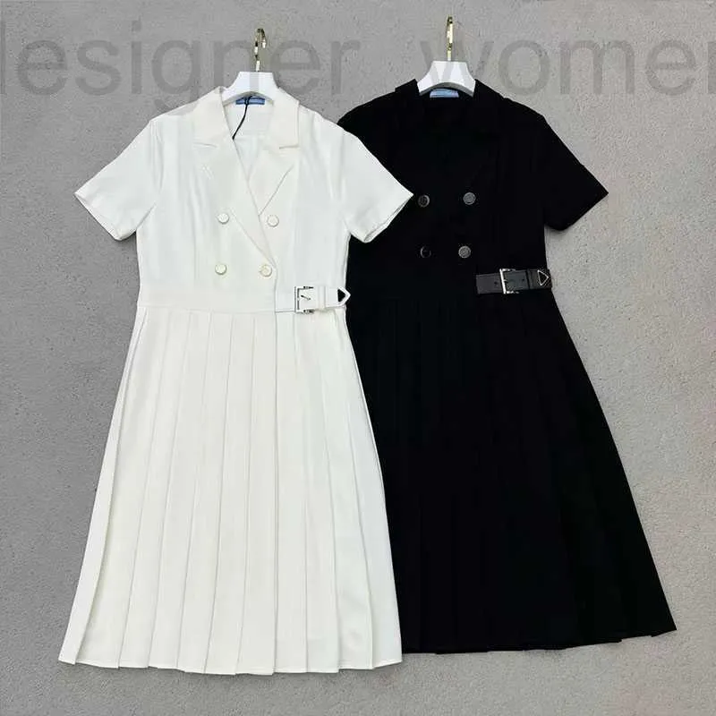 Grundlegende Freizeitkleider Designer-Freizeitkleid neue Mode plissierter Dreiecksrock Designerkleid Damen Sommer elegante einfache lange Röcke