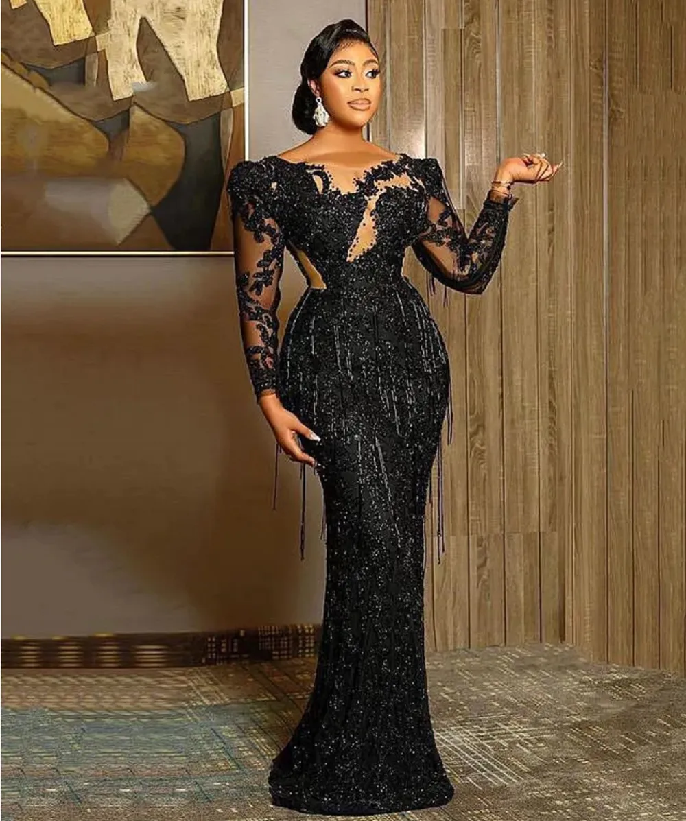 Elegant Black Lace Applique Beaded Evening Gown Scoop Long