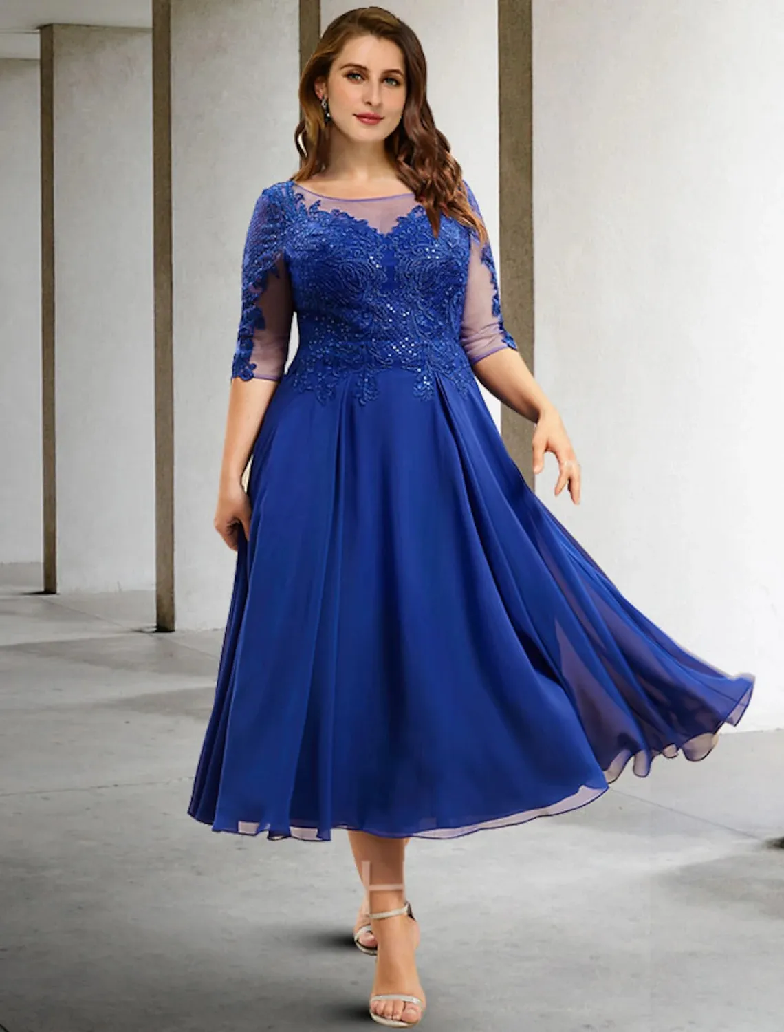 Royal Blue A-Line Plus Size Mother of the Bride Dress 2023 Te Length Half Sleeve Jewel Neck Chiffon Sequined Wedding Guest Party klänningar