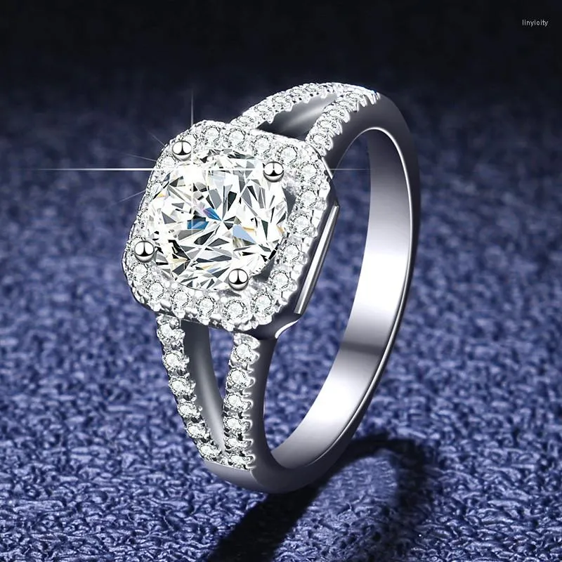 Bagues de cluster Argent Diamant Test Passé Excellente Coupe 1 D Couleur Haute Clarté Moissanite Bouche Bague Femme 925 Bijoux De Mariage