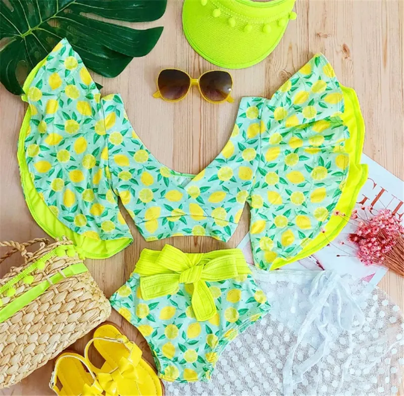 Kläder sätter barnflickor Twopiece Bathing Suit Bikini LemonstarfishStripe Baggy Sleeve Swim Tops High midjeshorts 230522