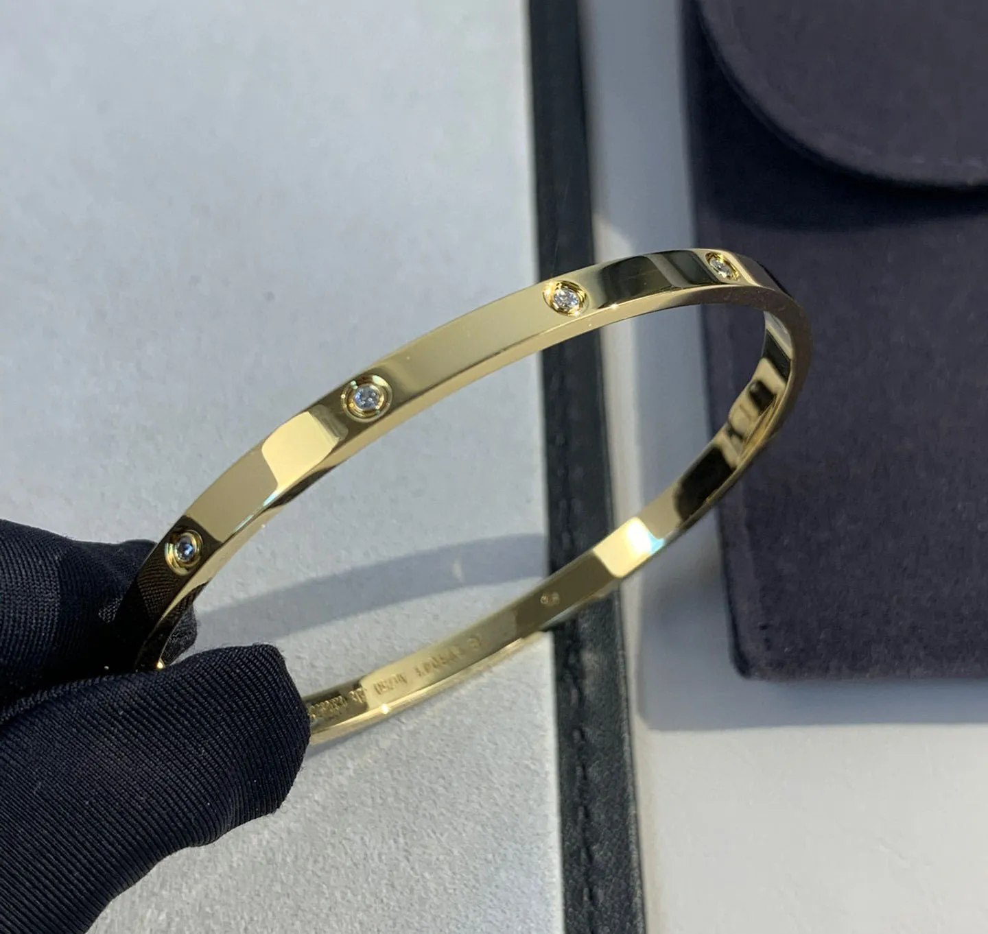 2023 Luxe excellente qualité V or matériel charme mince bracelet de bande punk avec 10pcs diamant en trois couleurs plaquées ont le timbre de la boîte PS5141