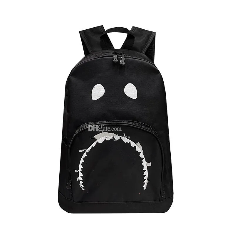 Mochila con boca de tiburon on sale