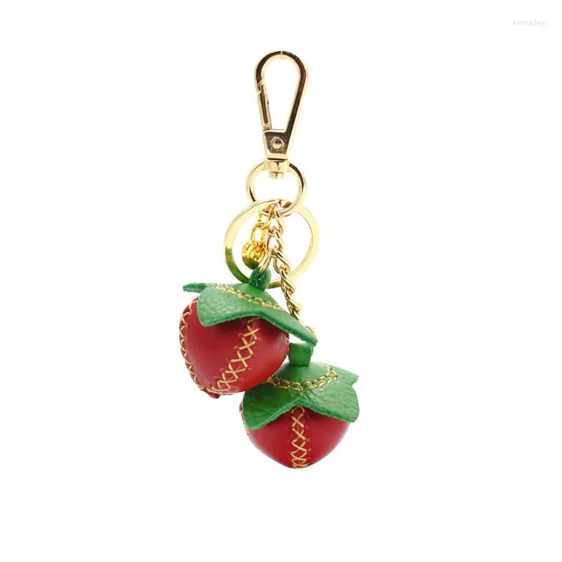 Keychains Cute Cowhide Leather Straberry Luxury Designer Keychain For Crafting Women Jewelry Accessories Bag Charm Gift Porte Clef Femme