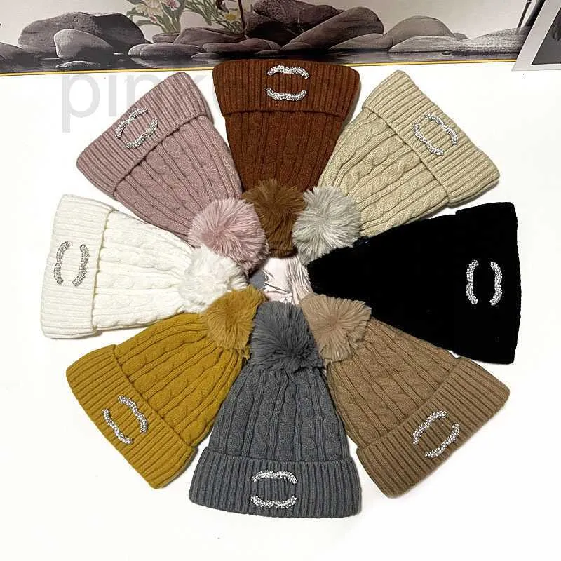Beanie/Skull Caps Designer chic Warm Wool Ball Hat for Women in Autumn and Winter to Keep Cold Windproof with Flipped Letters Plush Knitted ENMS