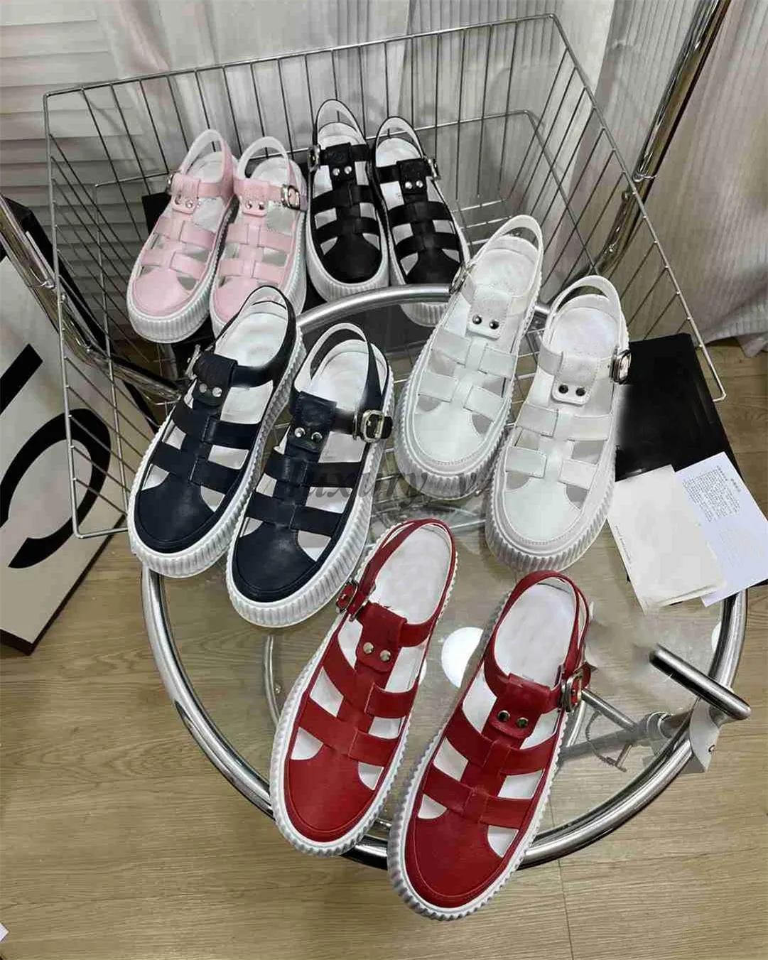 Designer casual skor kvinnor romerska skor plattform sneakers mjuk läder platt sko vävt övre sneaker mångsidig sula loafers storlek 35-39