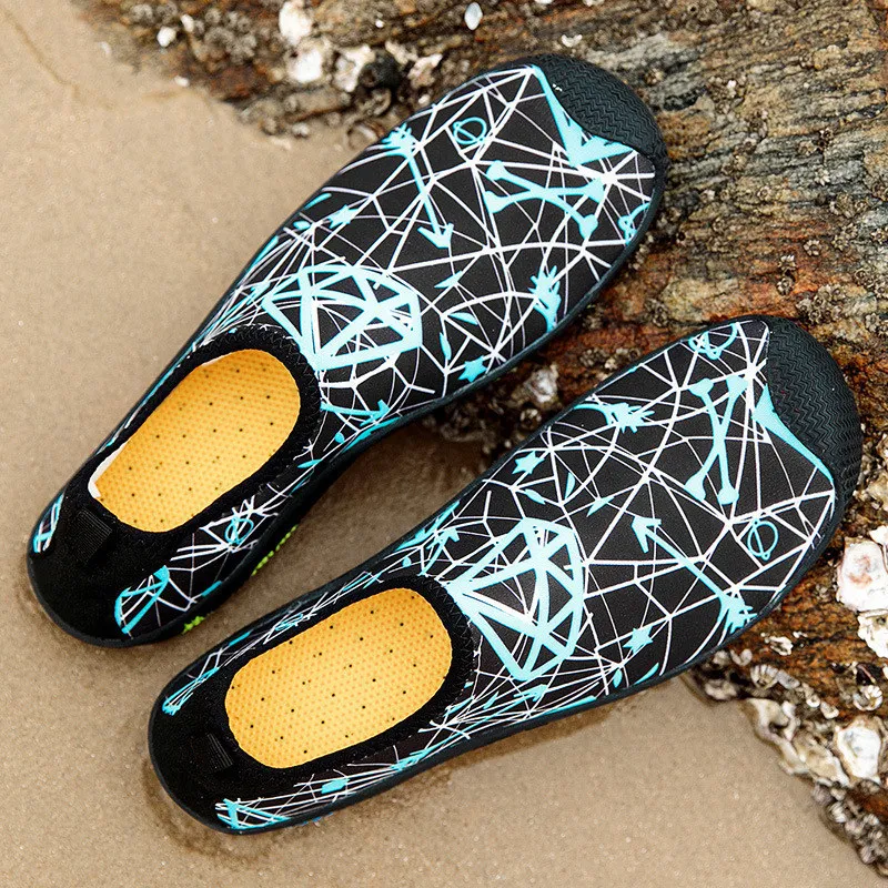 Swimming shoes couples outdoor wading beach shoes grey pink black and blue skin fitting snorkeling shoes