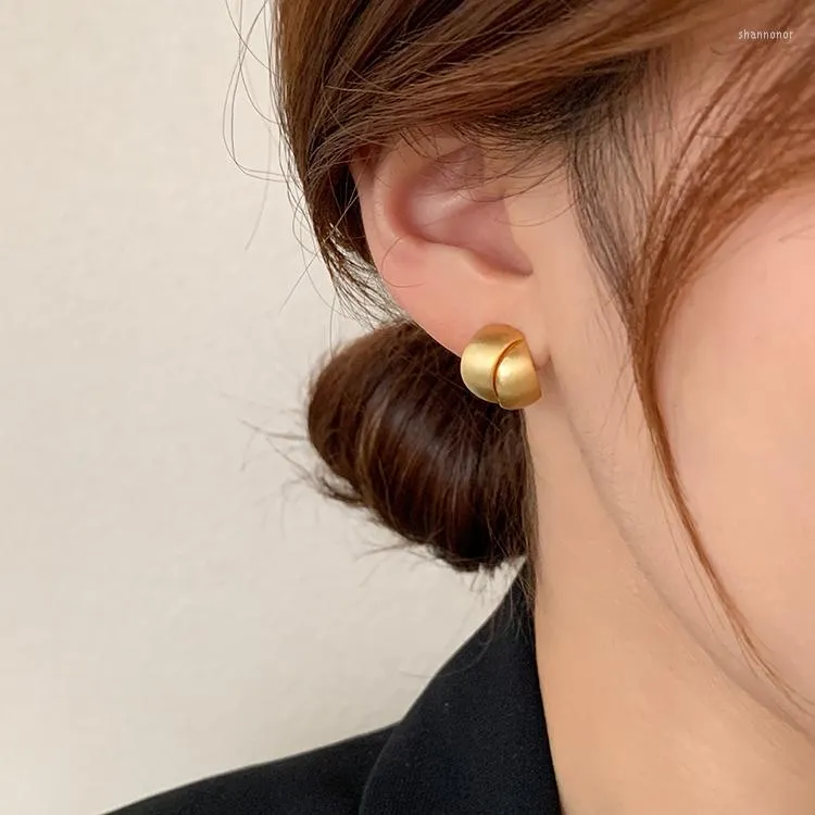 Stud -oorbellen 2023 Koreaans design mode -sieraden 14K vergulde eenvoudige cross metal elegante dames dagelijkse werkaccessoires