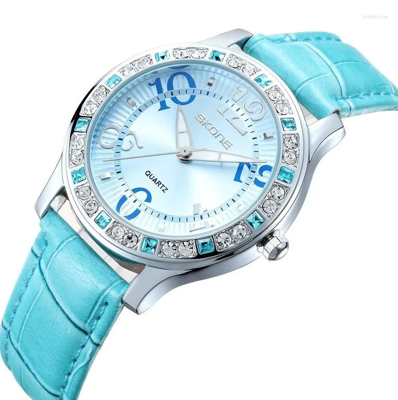 Wristwatches Brand Sapphire Fashion Rhinestone Belt Ladies Watch Korean Trend Low Price Promotion