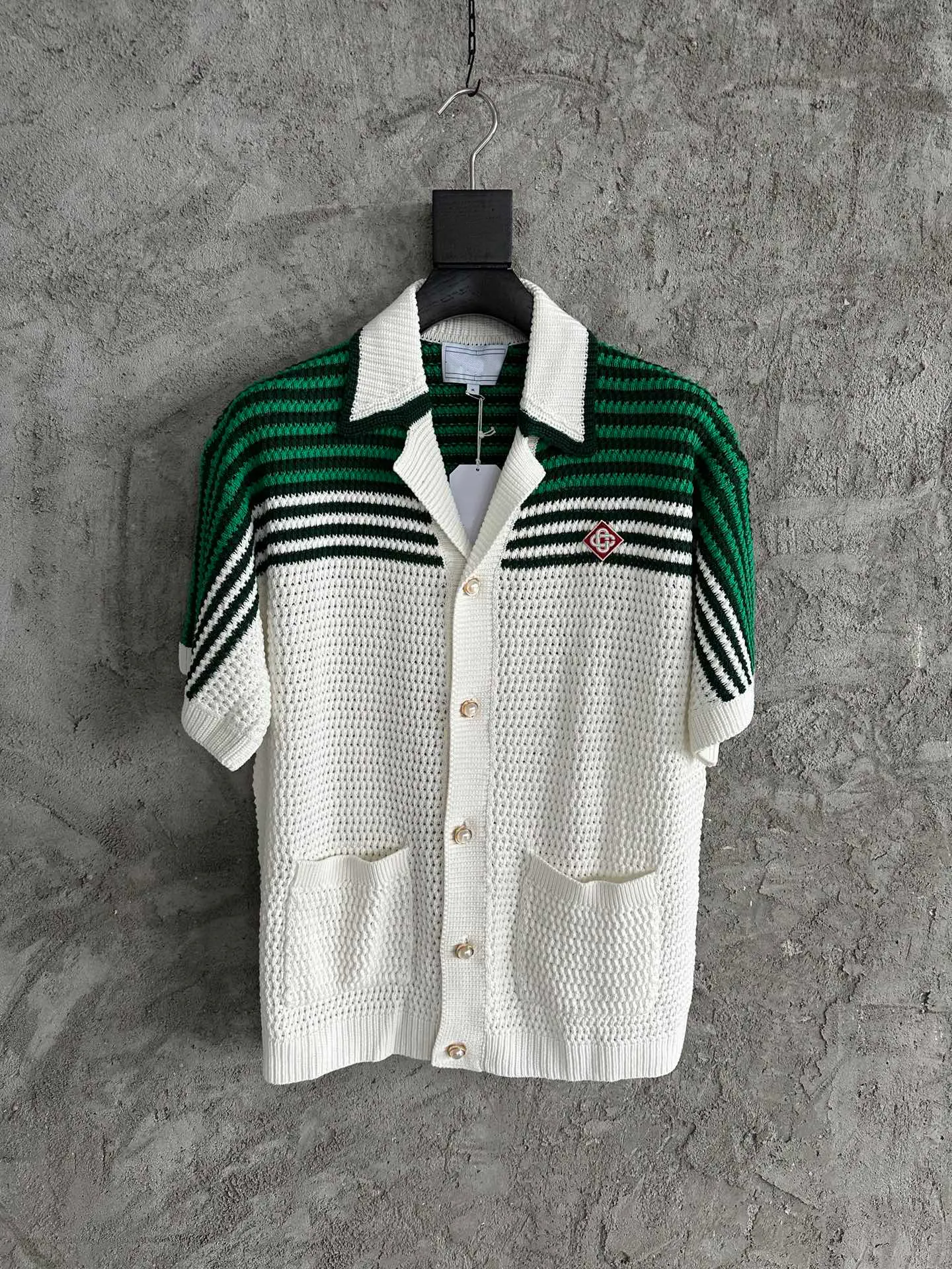 2023 Spring Lato nowe designerskie koszule Wysokiej jakości Dzianin Material Puste design moda jednopasmowa rozmiar USA luksusowe małże koszule z krótkim rękawem