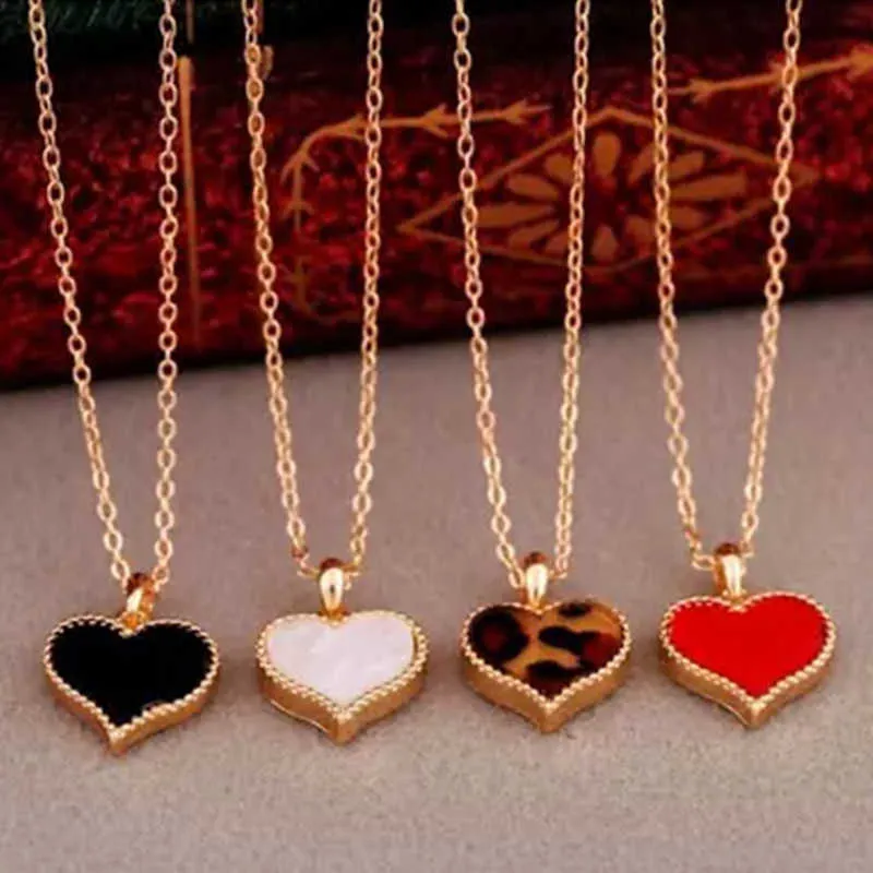 Serena heart necklace top