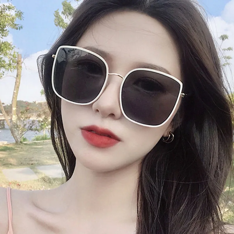 Sunglasses Women Sun Glasses For Womens Woman Retro Mirror Sunglass Trendy Ladies Luxury Vintage Sunglases Fashion Oversized Square Designer