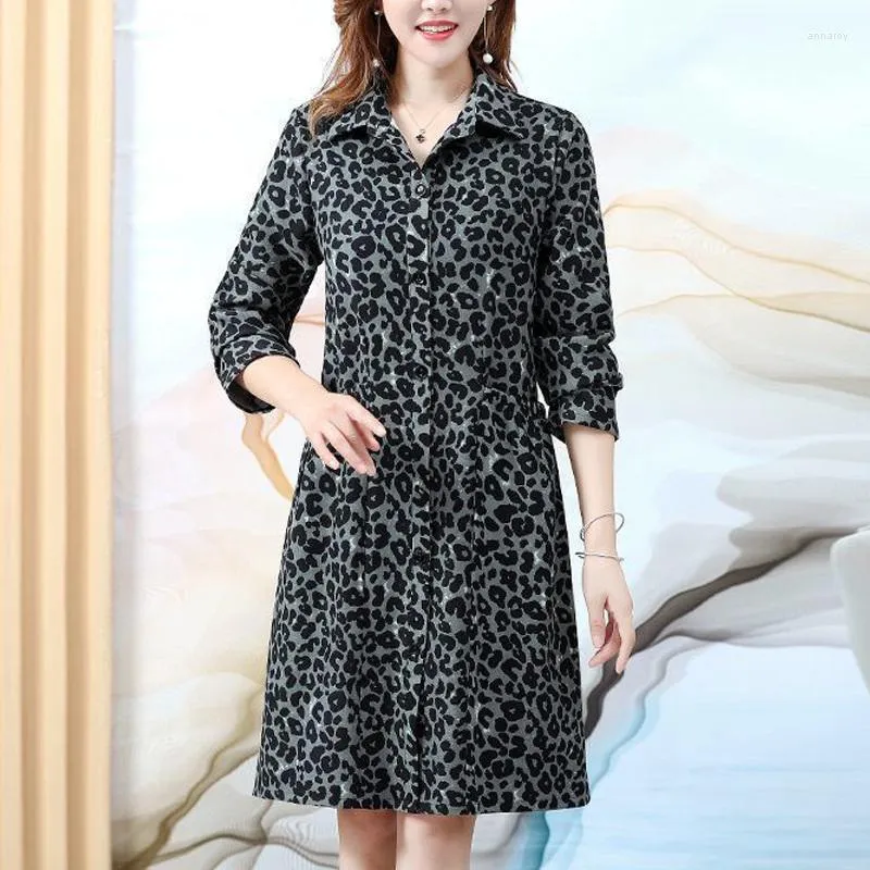 Casual klänningar vintage leopard tryck lös långärmad knapp upp skjortan midi klänning kvinnor koreanska modefickor kvinnliga kläder