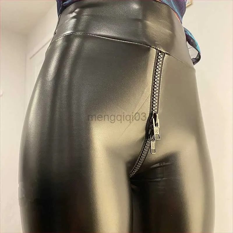 Damenjeans Sexy schwarze matte Lederhose mit offenem Schritt für Frauen Exotische figurbetonte schlanke Kunstlederhose Wetlook Nachtclubkleidung Custom Y23