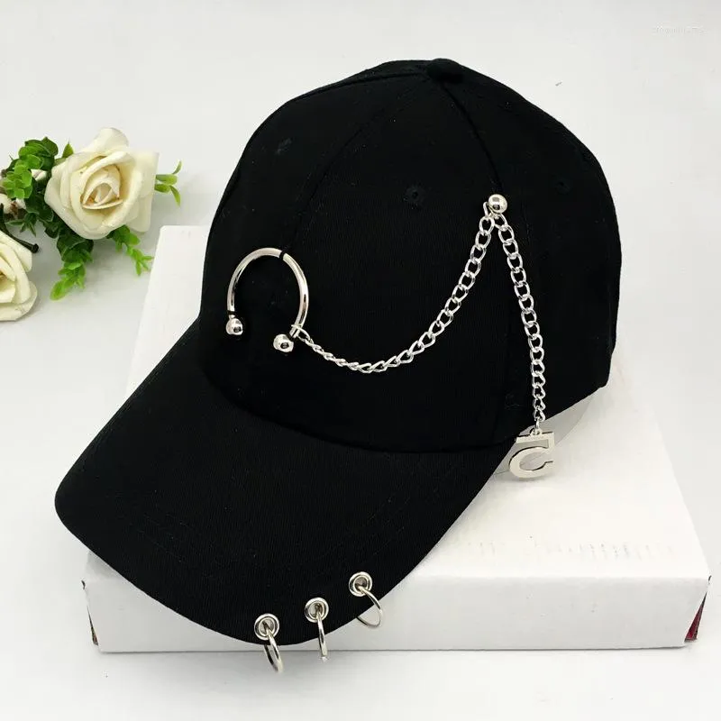 Berety Europejska i amerykańska sieć osobowości Iron Ring Baseball Cap Student Han Version Bend Dren Winter