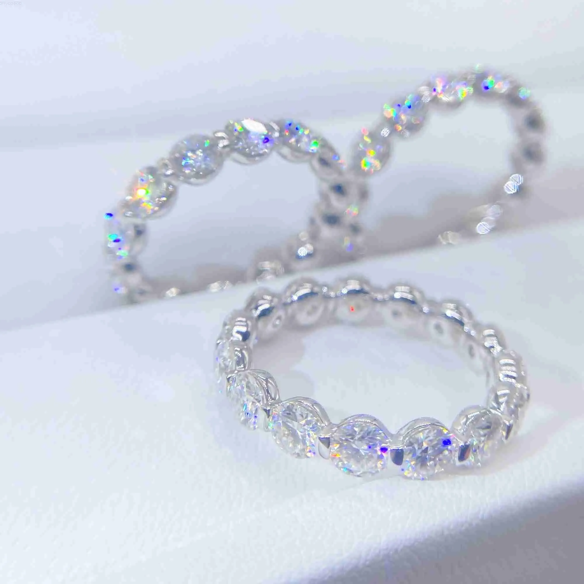 4mm Width Buss Down VVS Moissanite Diamond Infinity Ring Sterling Silver Rings for Girl's Bling Jewelry Band Ring