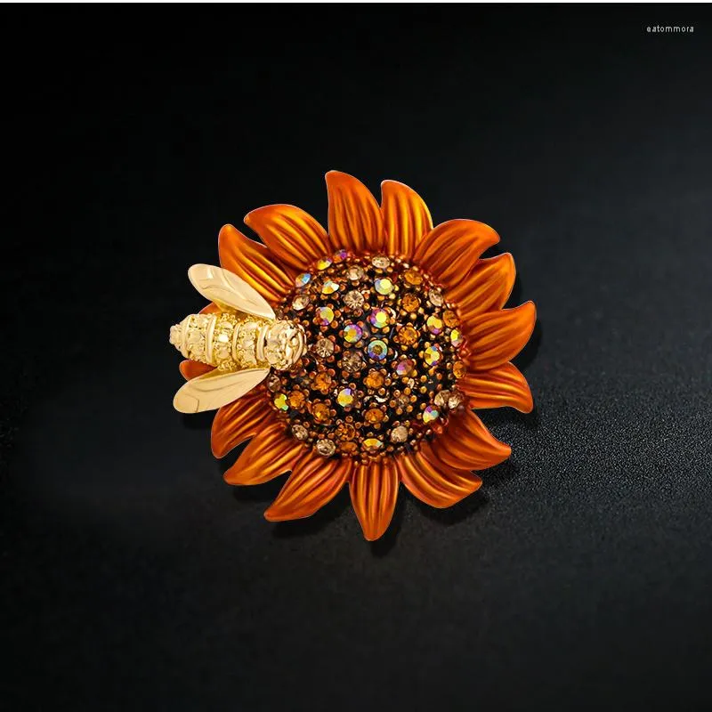 Brooches Arrival Sunflower With Bee For Women And Men Daisy Flower Collar Insect Pin Clothes Jewelry Accessories