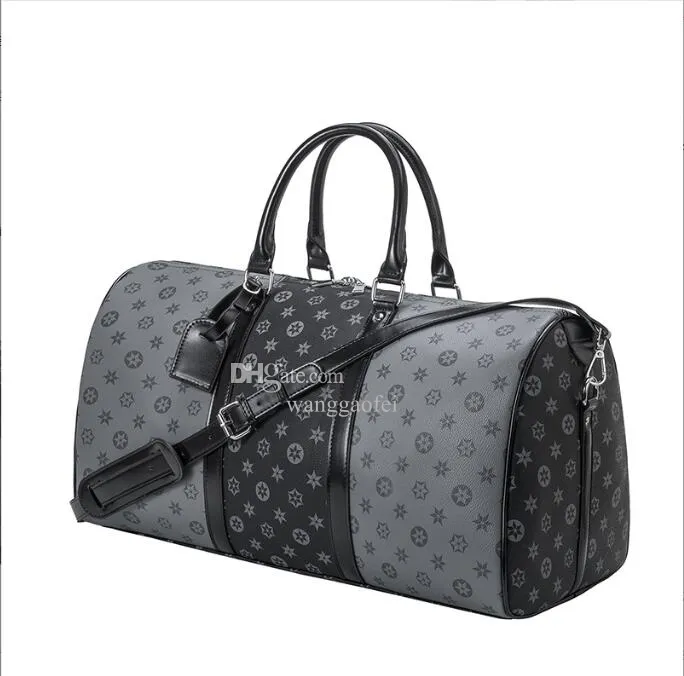 How to Choose the Right Leather Weekend Bag for Your Style and Needs