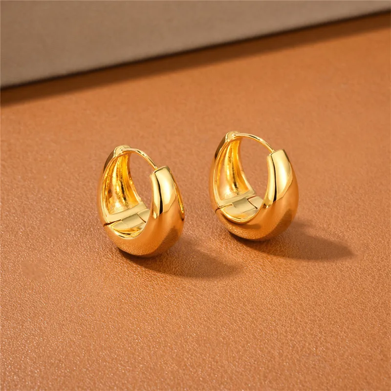 Orecchini cerchio piccoli squared basic - Rosa Cipria | Bijoux, Collane, Bracciali, Cappelli, Arezzo