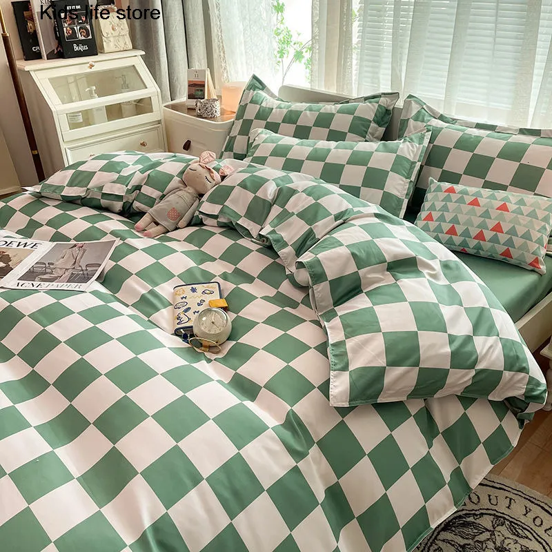 Checkerboard Pinted All Set With Quilt Cover Flat Sheet And Pillowcase Perfect For Kids Girls Boys Single Double Or King Size Bed Model EN 230525 From Sutangrong 52.58 DHgate.Com