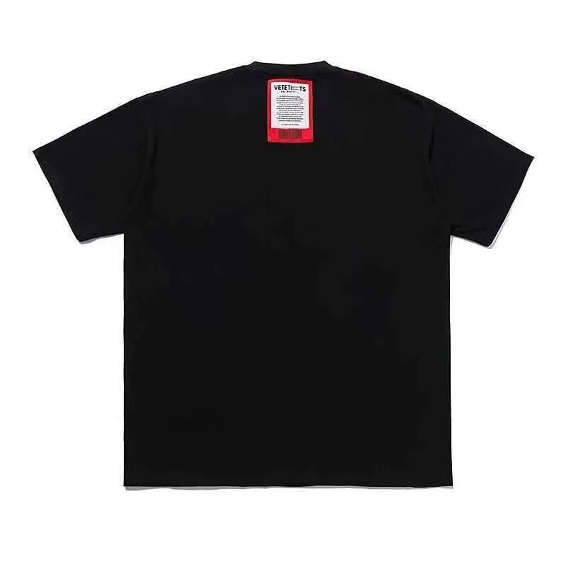 Vetements T Shirt Mężczyzn Kobiet krótki rękaw Big Tag Hip Hop Loose Casual Hafdery Tees Tees Czarne białe koszulki TOP TEE SU018