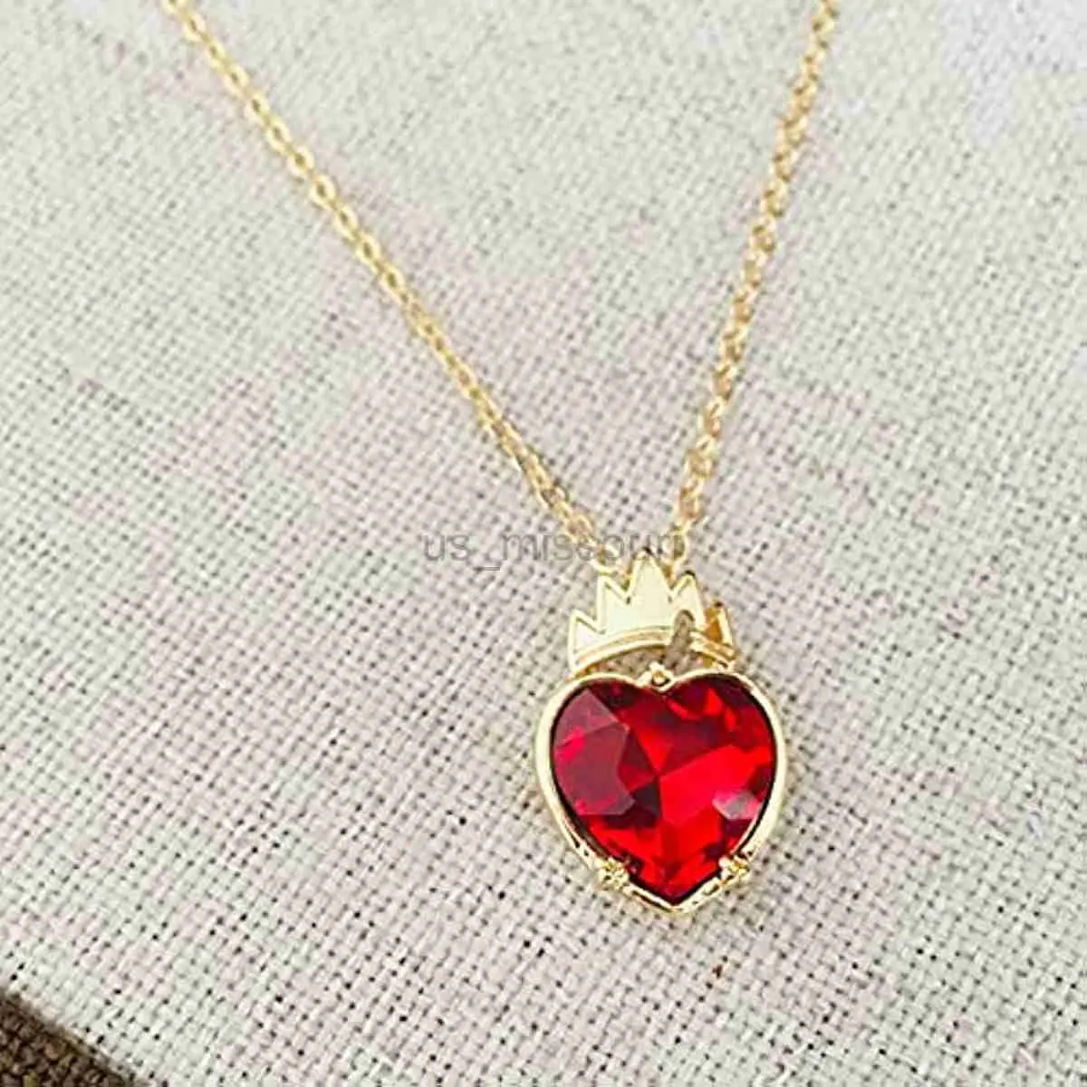 Descendants evie heart necklace deals