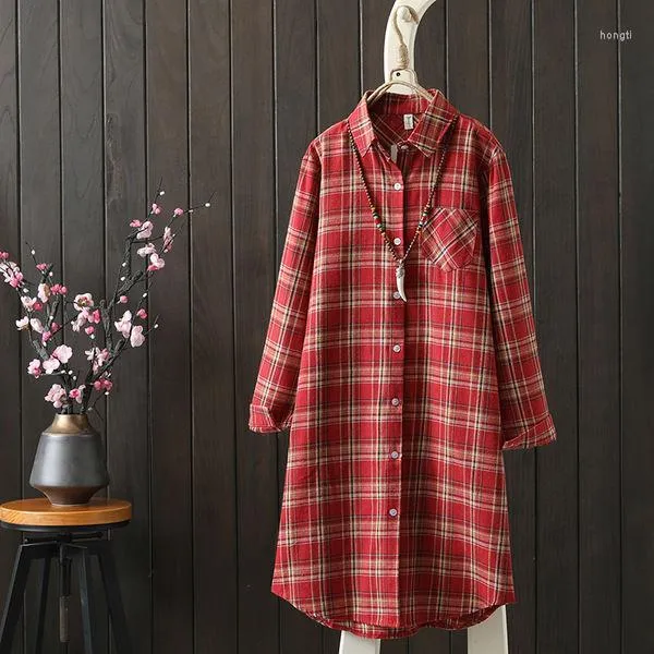 Kvinnors blusar Kvinnors bomullsskjorta Blus Kvinnor 2023 Elegant Spring Red Plaid Printing Top Turn-Down Collar Long Sleeve Button A656