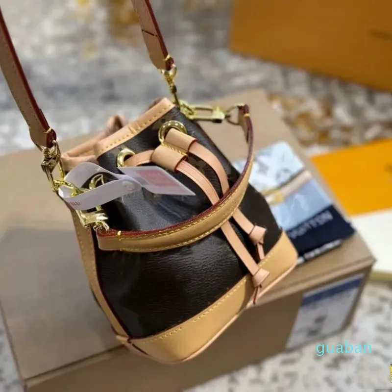 2023-Fashion Bag Female Draw Strap Portable Bucket Ins Ladies One Shoulder Bag Personality Trend Cross Body Phone