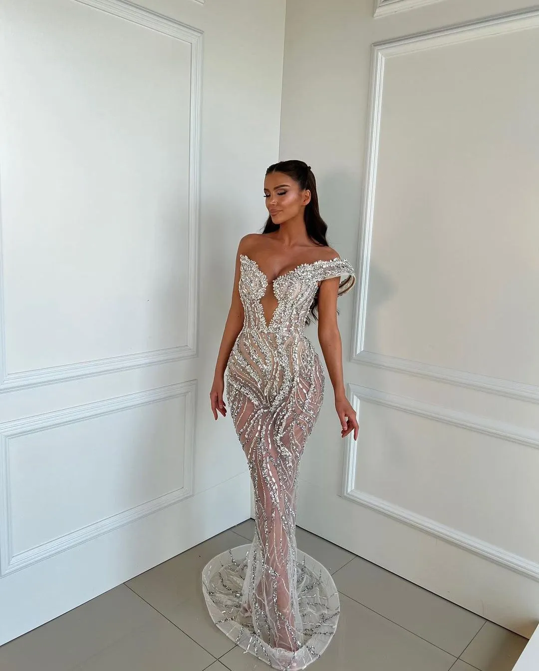 Sexy Sirène Robes De Bal Sans Manches Col En V Une Épaule Appliques Paillettes Perlées 3D Dentelle Longueur De Plancher Diamants Perle Robe De Soirée Robes De Mariée Plus La Taille Sur Mesure