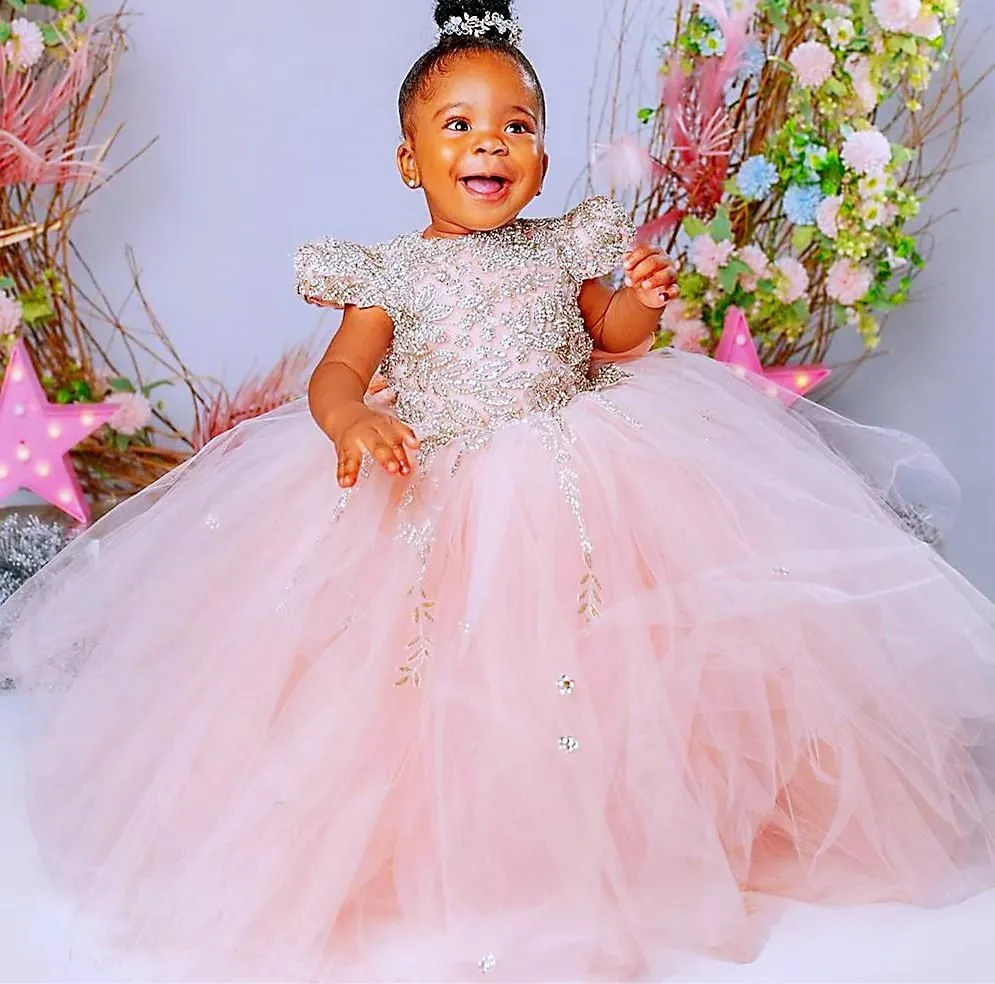 2023 Pink Flower Girls Dresses For Wedding Short Sleeeves Lovely Tulle Silver Crystal Beads Puffy Children Kids Party Communion Gowns Ball Gown Open Back With Bow