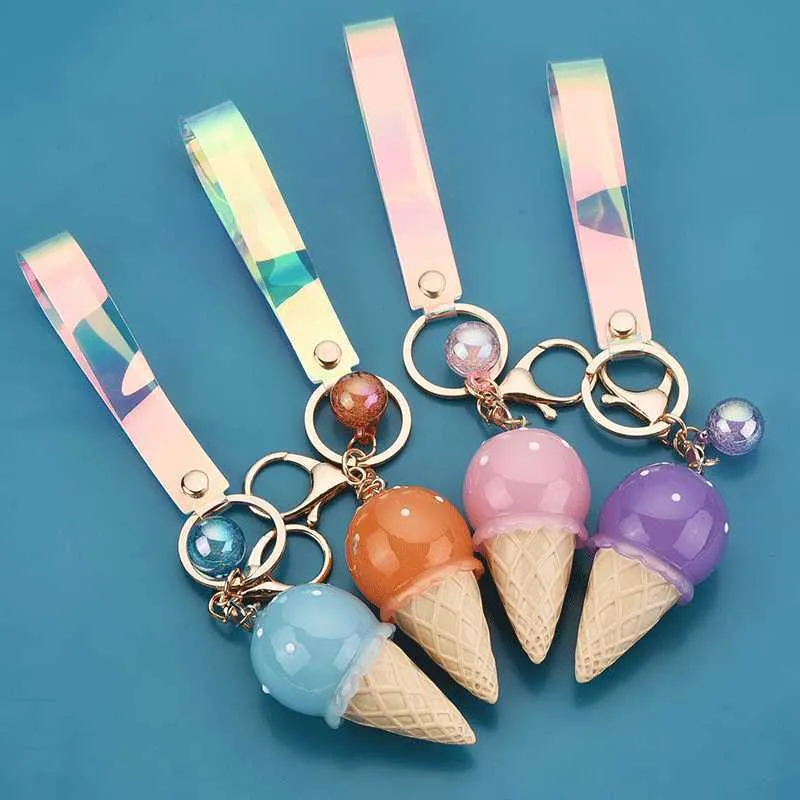 Nyckelringar Nya harts Luminescent Cone Glass Girl Bag Pene Par Small Gift Keychain Accessories G230525