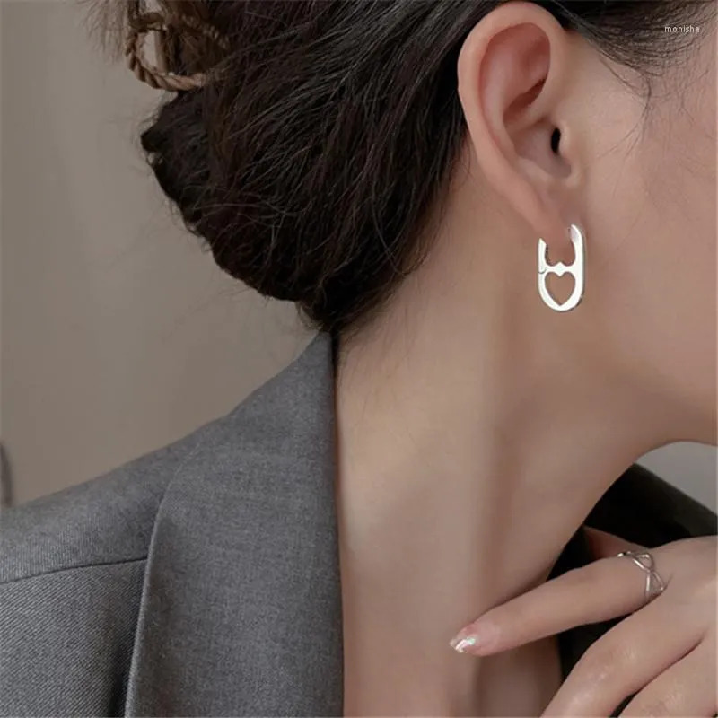 Hoop Ohrringe Schwein Nase Hohl Herz Geformt Für Weibliche Nische Design Licht Luxus Modischen Stil Einfache Ohr Schmuck Frauen