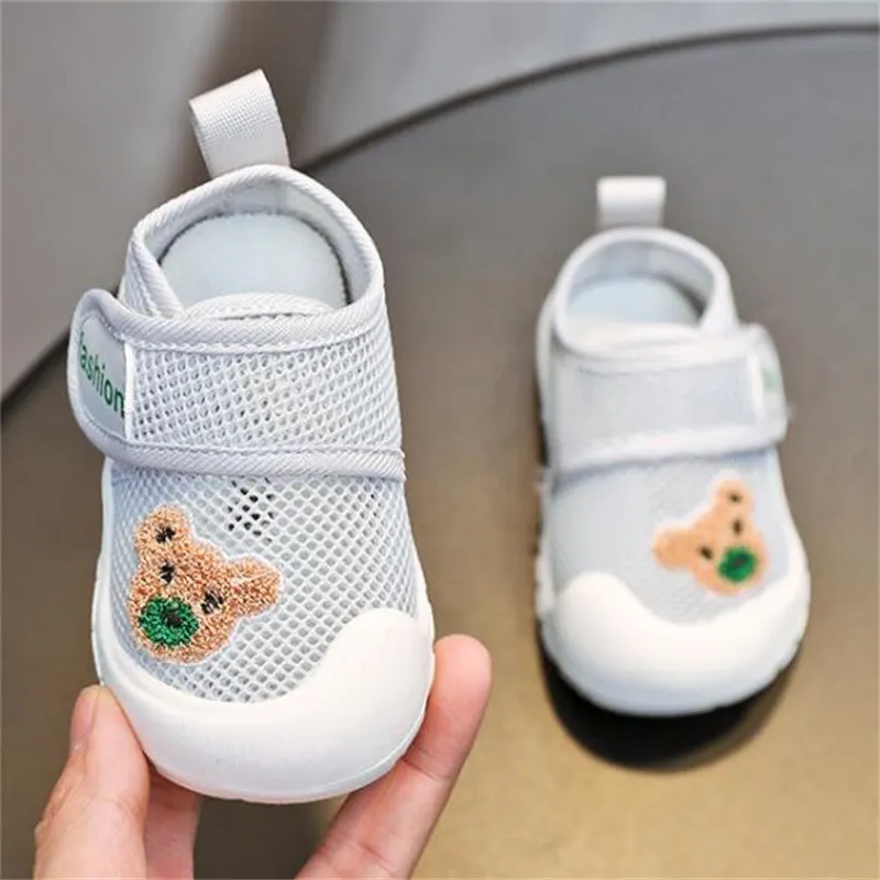 Size 4 store crib shoes