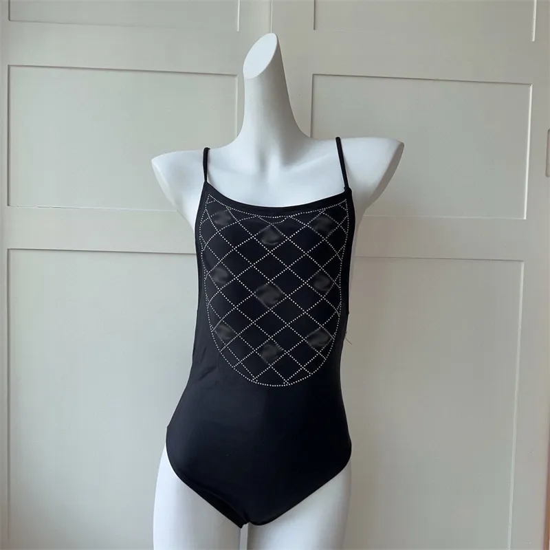 Costume da bagno di design C di lusso Bikini monopezzo stampato con diamante appiccicoso nero classico