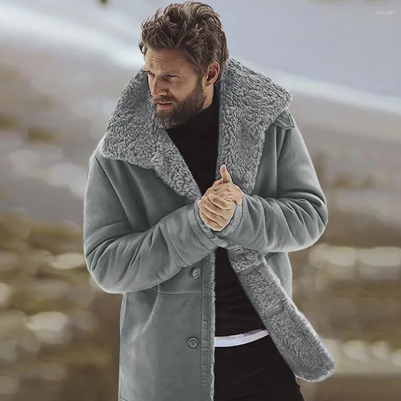 Heureux Homme En Vêtements D'hiver Veste Homme En Vêtements D'hiver à  L'extérieur Homme élégant En Vêtements D'hiver