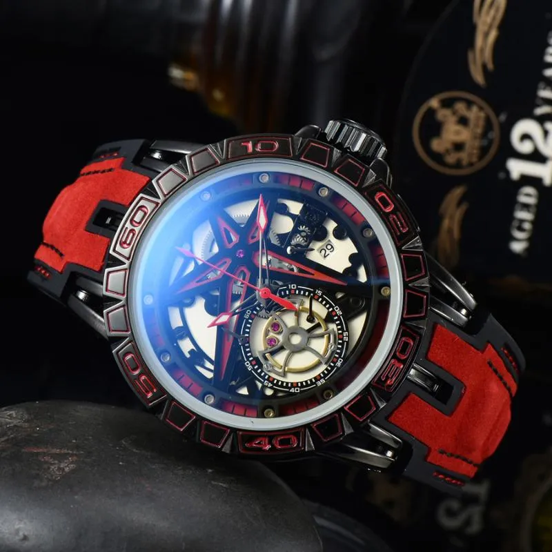 Orologi da polso Top Brand Orologi da polso Uomo Luxury Good Quality Casual Sport Cinturino in pelle Orologio al quarzo RD01