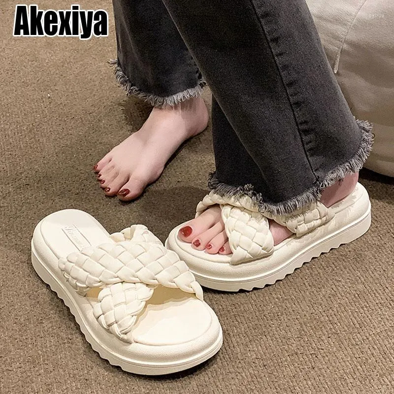 Thick sole slides top