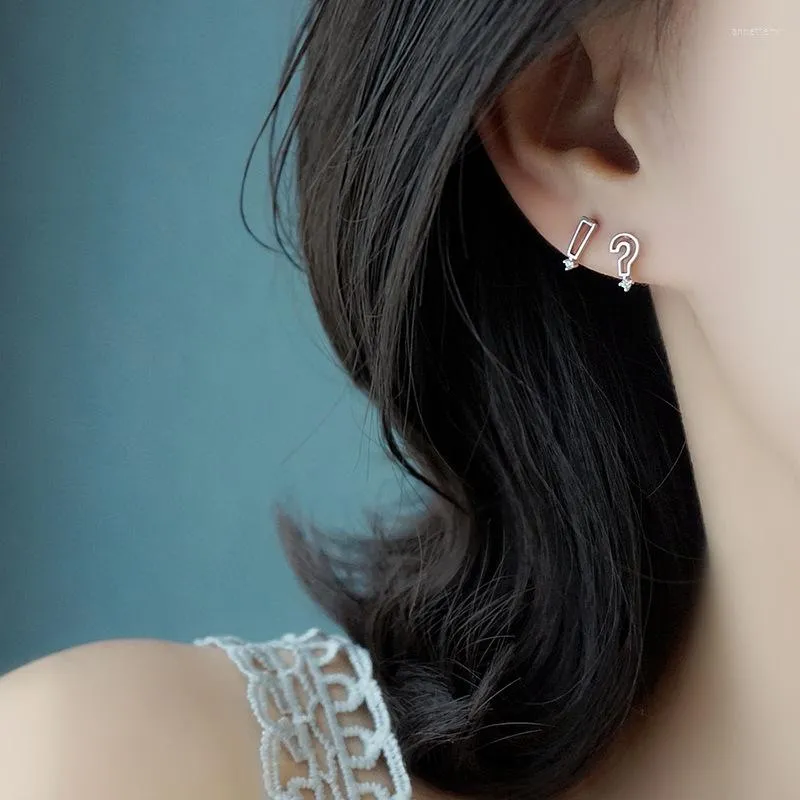 Boucles d'oreilles pendantes Zircon pendentif pour femmes modernes couleur argent creux exclamation et point d'interrogation à la mode mignon adolescente cadeau de fête