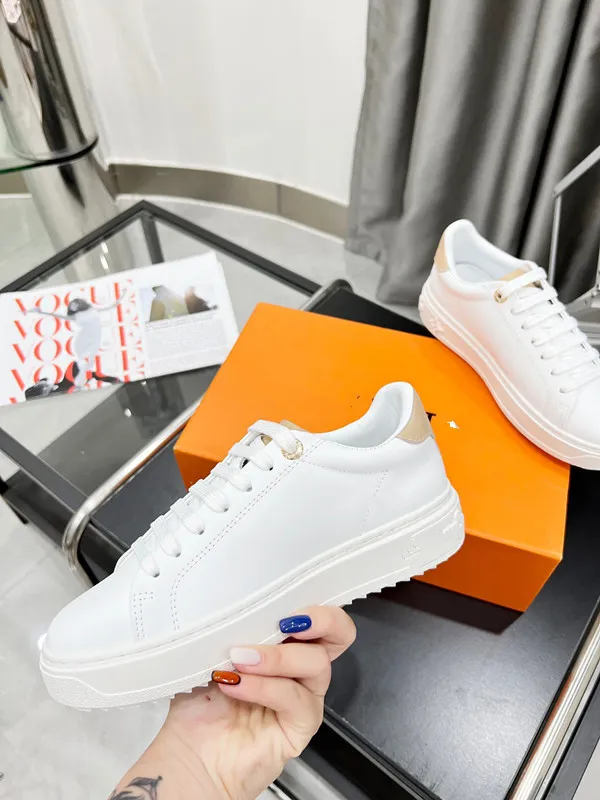 White sneakers women designer outlet
