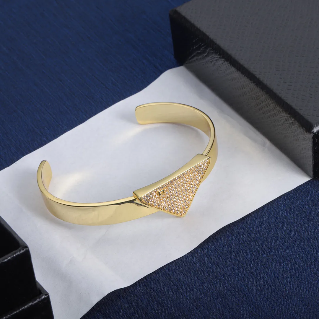 Designers chunky gold cuff bracelets diamond bangle high quality triangle P open bangle casual jewelry