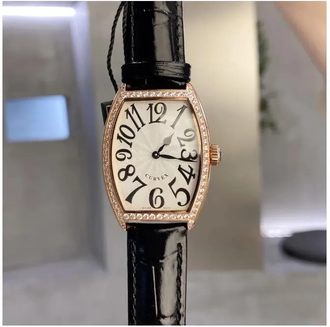 AAA Ladies Bekijk kwartsbeweging 31x43mm FM Modellen serie wijnvat type luxe multi-kleuren kalfsleer modehorloge