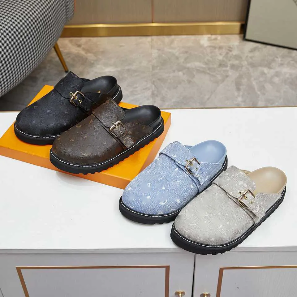 Luxury Designer Leather Clogs for Women Men Adjustable Strap Comfort Flat Slides with Gold Tone Buckle for Summer Beach